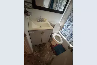 1121 NW 56th St, Miami, FL 33127 - Photo 11