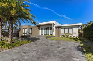 1661 Daytonia Rd, Miami Beach, FL 33141 - Photo 1