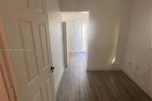 8935 SW 38th St, Miami, FL 33165 - Photo 11