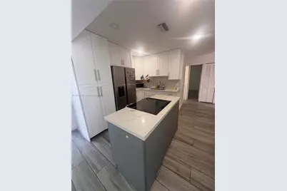 8935 SW 38th St, Miami, FL 33165 - Photo 5