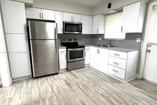 301 SW 10th Terrace, Hallandale Beach, FL 33009 - Photo 1