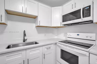 1280 NW 43rd Ave #302, Lauderhill, FL 33313 - Photo 9