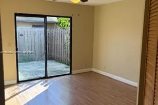 2066 SW 82nd Ave, Davie, FL 33324 - Photo 9