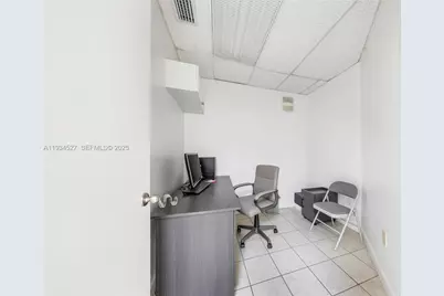 700 E 1st Ave, Hialeah, FL 33010 - Photo 23