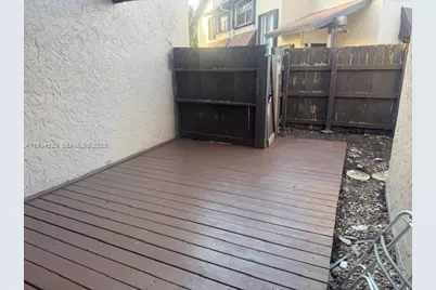 1800 Bayberry Dr #1800, Pembroke Pines, FL 33024 - Photo 23