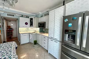 6345 Collins Ave, Miami Beach, FL 33141 - Photo 5