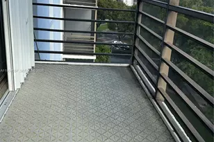 20500 W Country Club Dr, Aventura, FL 33180 - Photo 11