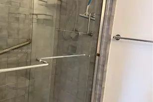 5199 NW 7th St, Miami, FL 33126 - Photo 13