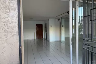 5199 NW 7th St, Miami, FL 33126 - Photo 7