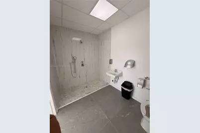 665 E 49 St, Hialeah, FL 33013 - Photo 15