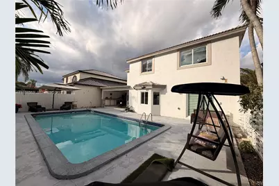 8242 NW 200 Ter, Hialeah, FL 33015 - Photo 3