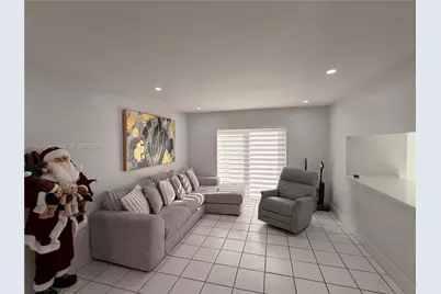 8242 NW 200 Ter, Hialeah, FL 33015 - Photo 19