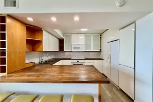 1000 Parkview Dr, Hallandale Beach, FL 33009 - Photo 5