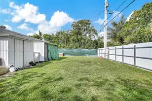 1323 NE 182nd St, North Miami Beach, FL 33162 - Photo 23