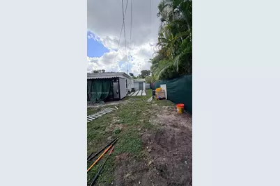 1323 NE 182nd St, North Miami Beach, FL 33162 - Photo 21