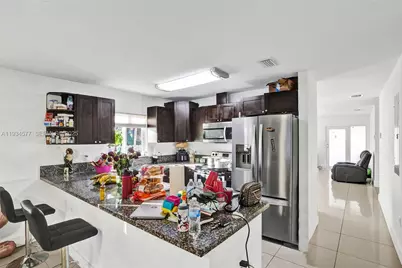 1720 NW 44th St, Miami, FL 33142 - Photo 17