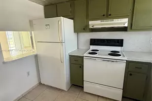 8100 Sunrise Lakes Blvd, Sunrise, FL 33322 - Photo 19