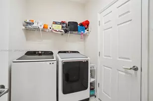 310 Villa Sorrento Cir, Haines City, FL 33844 - Photo 15