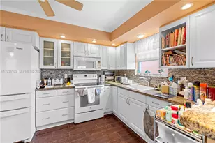 1301 NE Miami Gardens Dr, Miami, FL 33179 - Photo 9