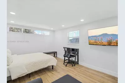 1048 NW 33rd Ave, Miami, FL 33125 - Photo 23