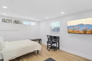 1048 NW 33rd Ave, Miami, FL 33125 - Photo 23