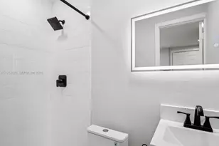 1048 NW 33rd Ave, Miami, FL 33125 - Photo 29