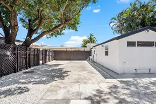 1048 NW 33rd Ave, Miami, FL 33125 - Photo 13