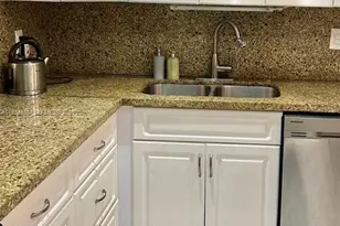 329 SE 3rd St, Hallandale Beach, FL 33009 - Photo 5