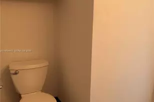 2445 NW 33rd St, Oakland Park, FL 33309 - Photo 21