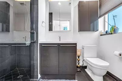 900 Biscayne Blvd #2312, Miami, FL 33132 - Photo 25