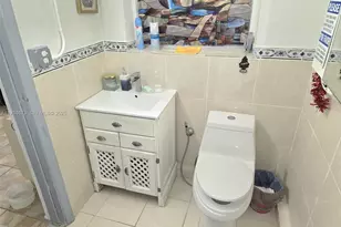 3601 NW 102nd St, Miami, FL 33147 - Photo 13