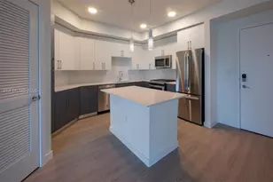 19401 W Dixie Hwy, Miami, FL 33180 - Photo 29