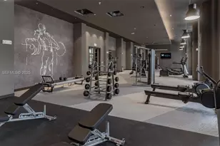 19401 W Dixie Hwy, Miami, FL 33180 - Photo 19