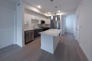 19401 W Dixie Hwy, Miami, FL 33180 - Photo 25