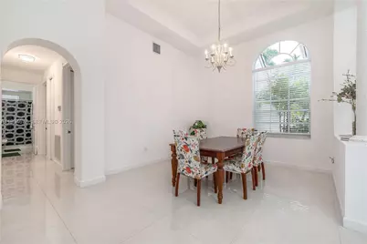 13721 NW 18th St, Pembroke Pines, FL 33028 - Photo 7