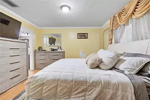 7659 Tamarac Island Cir, Tamarac, FL 33321 - Photo 17