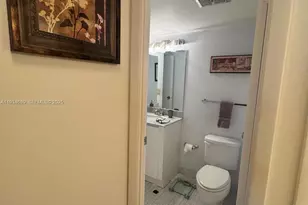 20335 W Country Club Dr, Aventura, FL 33180 - Photo 31