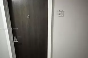 20335 W Country Club Dr, Aventura, FL 33180 - Photo 9