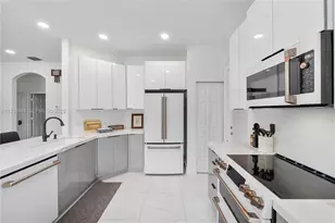 10922 NW 49th Dr, Coral Springs, FL 33076 - Photo 27