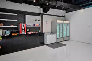 601 NE 36th St, Miami, FL 33137 - Photo 45