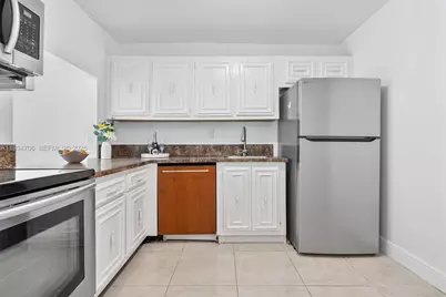 1000 Parkview Dr #316, Hallandale Beach, FL 33009 - Photo 9