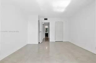 1000 Parkview Dr, Hallandale Beach, FL 33009 - Photo 21