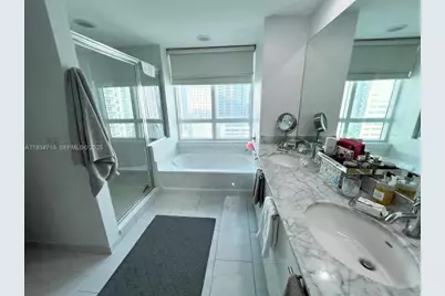 950 Brickell Bay Dr #2711, Miami, FL 33131 - Photo 15