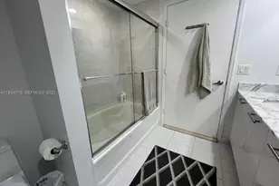 950 Brickell Bay Dr, Miami, FL 33131 - Photo 19