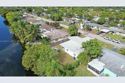 7612 Granada Blvd, Miramar, FL 33023 - Photo 19