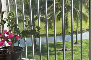 3500 Oaks Clubhouse Dr, Pompano Beach, FL 33069 - Photo 5