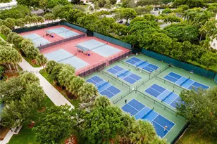 3500 Oaks Clubhouse Dr, Pompano Beach, FL 33069 - Photo 19