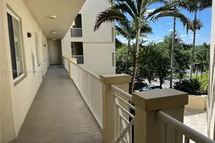 3500 Oaks Clubhouse Dr, Pompano Beach, FL 33069 - Photo 13