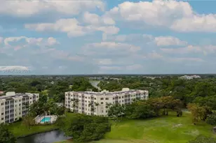 3500 Oaks Clubhouse Dr, Pompano Beach, FL 33069 - Photo 15