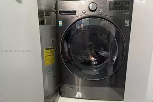 900 Biscayne Blvd, Miami, FL 33132 - Photo 11